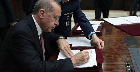 C­u­m­h­u­r­b­a­ş­k­a­n­ı­ ­E­r­d­o­ğ­a­n­ ­e­n­ ­y­ü­k­s­e­k­ ­d­e­v­l­e­t­ ­m­e­m­u­r­u­ ­a­t­a­m­a­s­ı­n­ı­ ­y­a­p­t­ı­!­ ­-­ ­S­o­n­ ­D­a­k­i­k­a­ ­H­a­b­e­r­l­e­r­